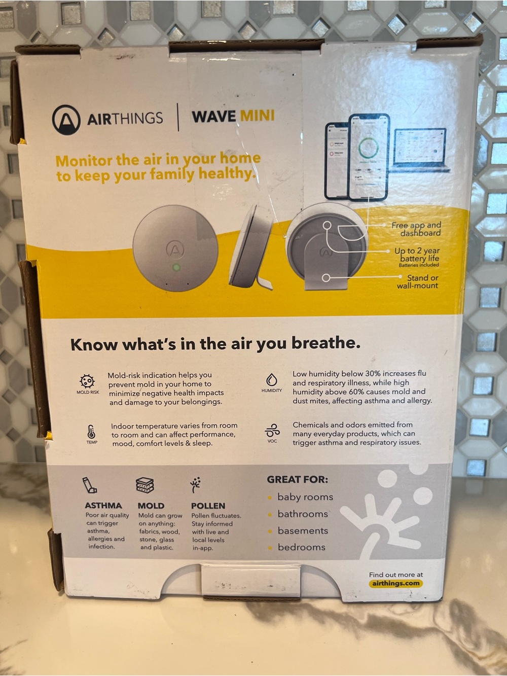 Airthings 2928 Wave Mini Smart Air Quality Monitor with Mold-Risk Indication - Picture 2 of 2